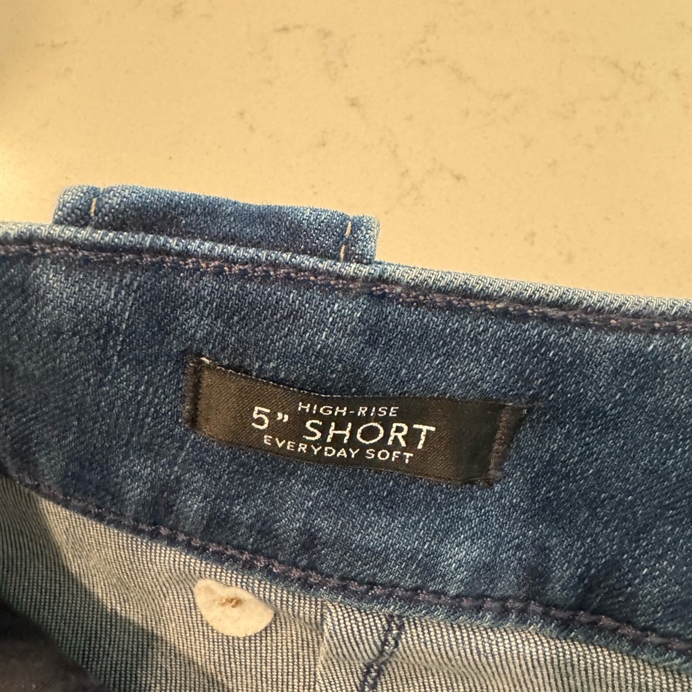 White House Black Market Stylish Blue Denim Women Shorts - Picture 11 of 14